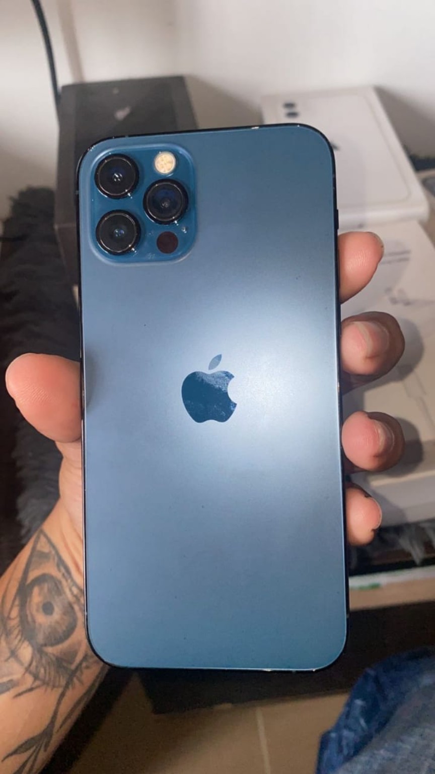 iPhone 12 Pro Max azul